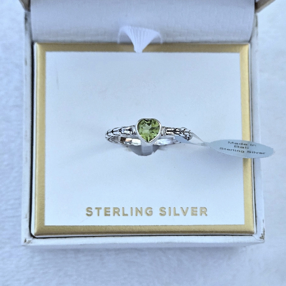Annika Witt Dainty Peridot Heart💚 Ring💍 - NIB - Picture 2 of 16